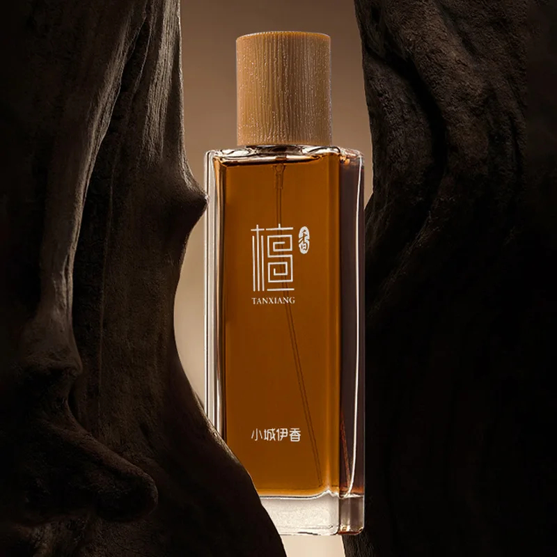 50ml Sandalwood Eau de Toilett - Fragrance And Perfume recension och pris